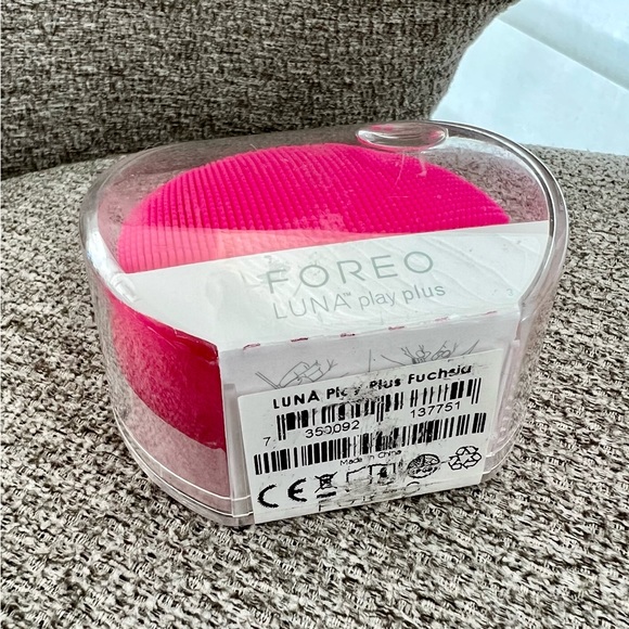 Foreo Luna Plus Cleanser - Picture 3 of 4